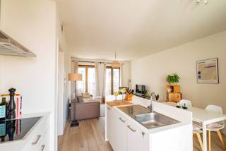 Bent u op zoek naar een gezellig één slaapkamer appartement? Dan is deze woning perfect voor u!Deze moderne nieuwbouwwoning met één slaapkamers...