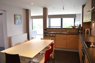 Deze moderne en perfect afgewerkte gezinswoning is een unieke kans voor wie stijlvol wil wonen op een toplocatie in de hoofdstraat van Bellegem,...