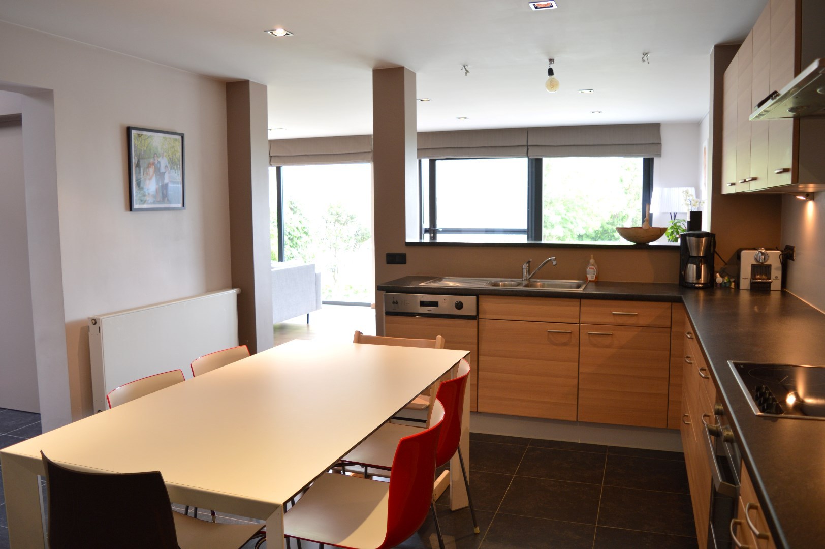 Instapklaar pareltje met 3 slaapkamers, praktijkruimte en toffe tuin te koop centrum-Bellegem - foto 3