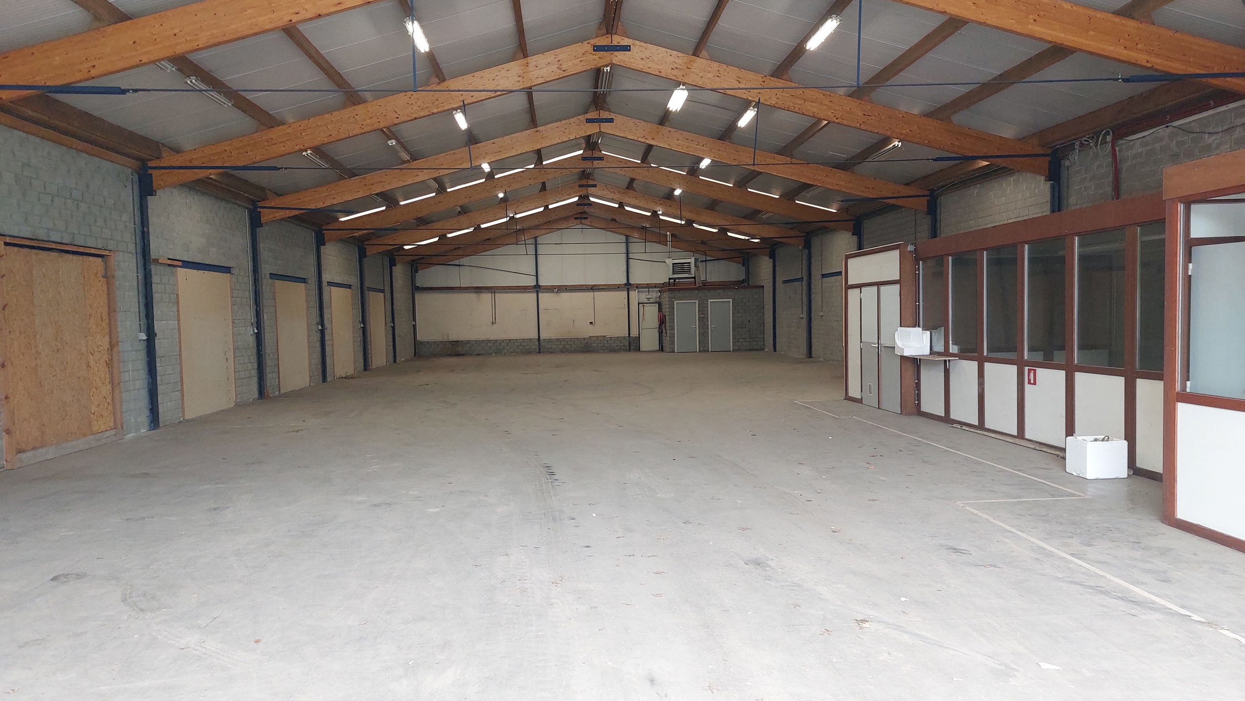 Bedrijfshal 600m² direct  beschikbaar, Hoge Mauw - Arendonk - foto 2