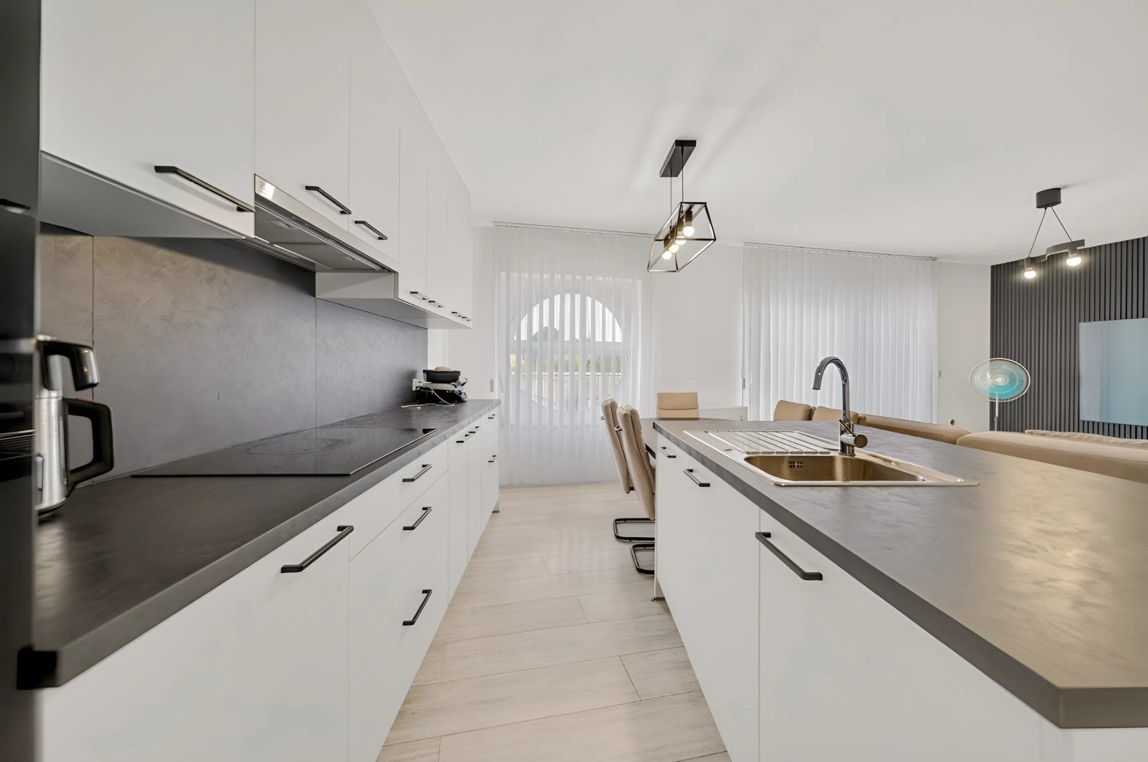 Instapklaar 2-slaapkamerappartement met garage in kleinschalige residentie - foto 5