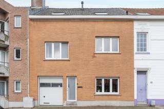 Te koop: karaktervolle gesloten bebouwing in Sint-Stevens-Woluwe, gelegen in de Sint-Stefaansstraat, met een mooie tuin van 150 m².Deze woning,...