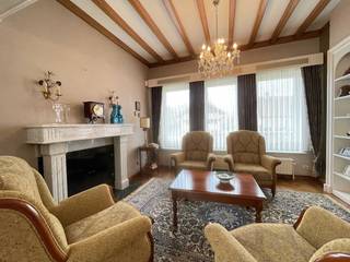 Deze charmante woning ligt langs de kiezelweg in Schulen op een terrein van 16a 77ca.Met het station op slechts 950m en de nabijheid van zowel de...