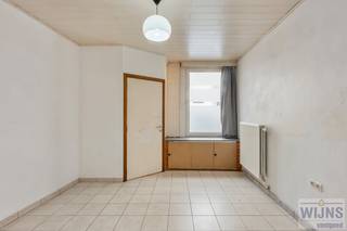 KORTE INLEIDINGIn een klein straatje in hartje Lier ligt deze kleine maar fijne woning die kan dienen als instapwoning of als investeringspand. Kom...