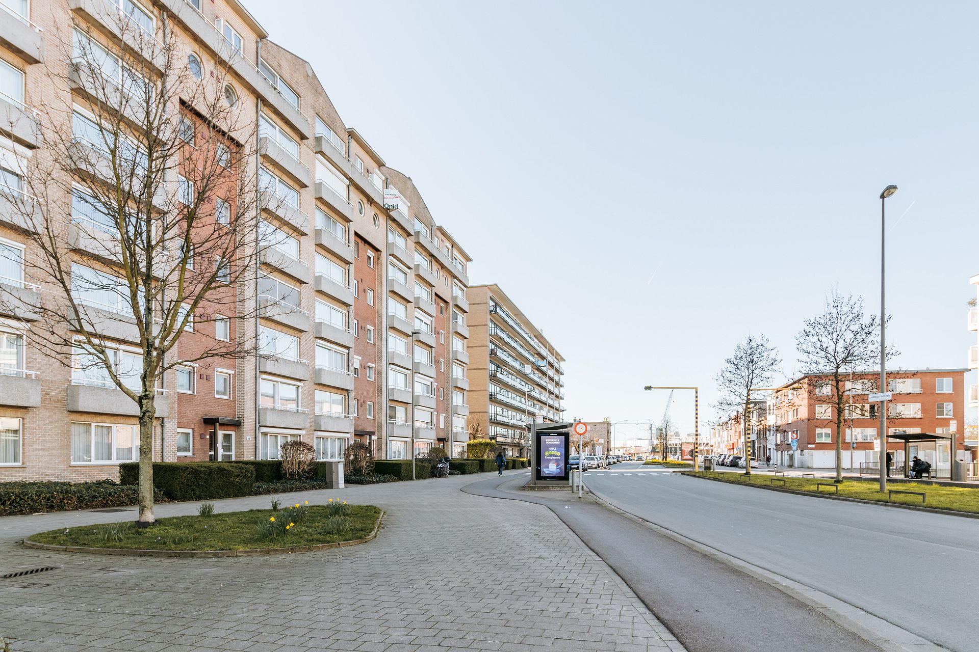 Lichtrijk twee slaapkamer appartement op gunstige locatie - foto 2