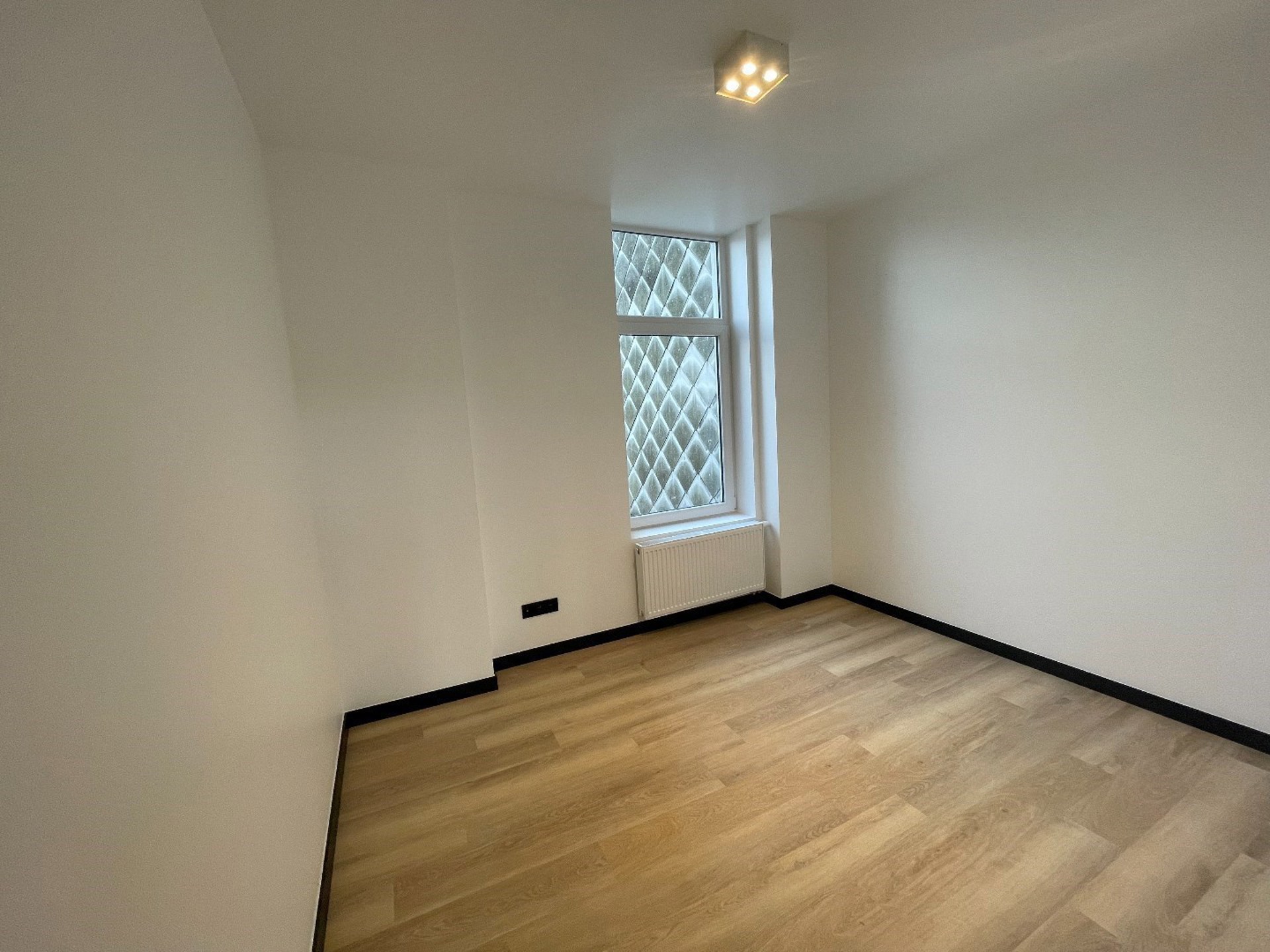 Gerenoveerd een-slaapkamer appartement bij Gent-Sint Pieters - foto 3