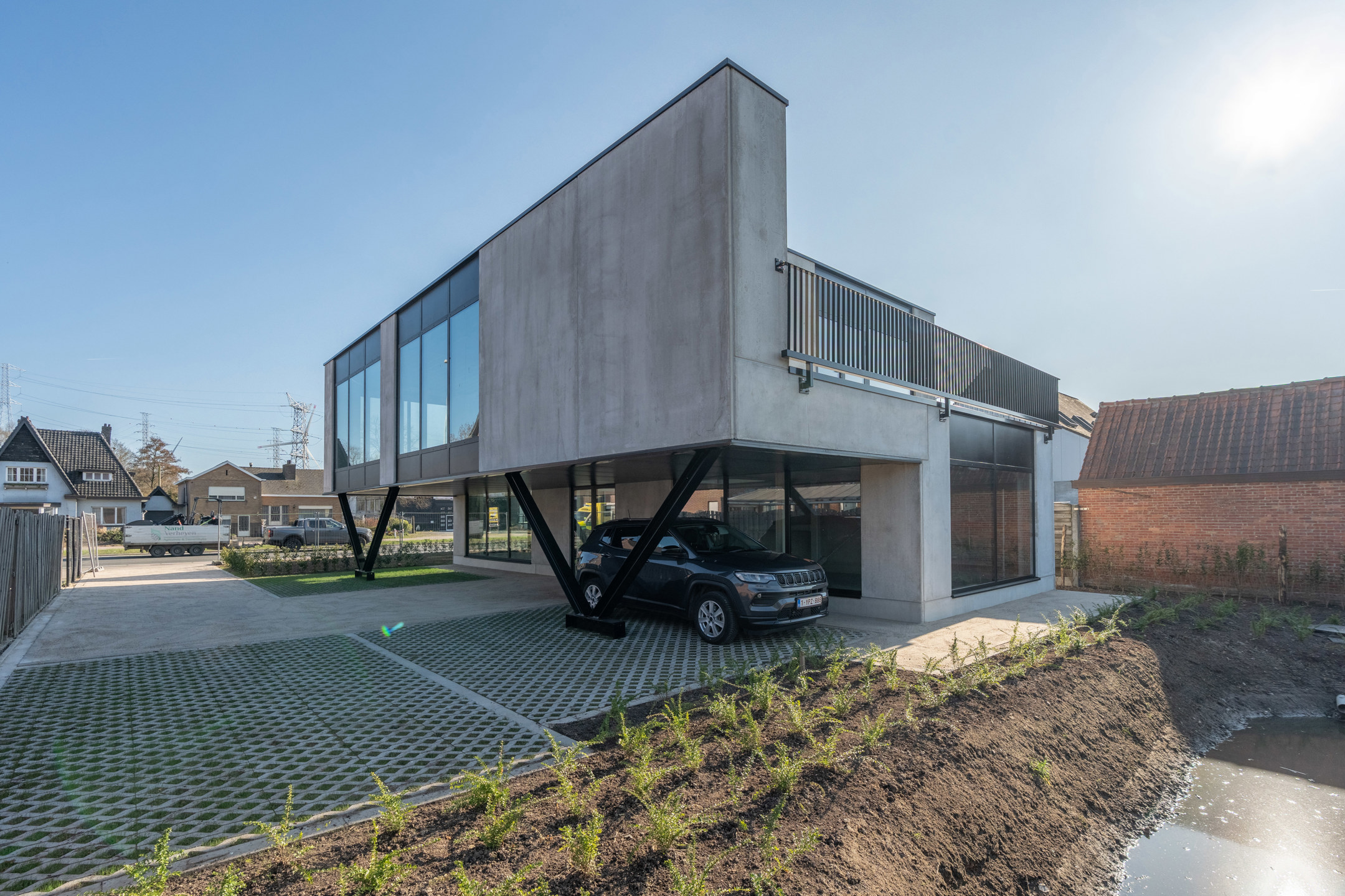 Nieuw handelspand van 245 m² met 5 pp op perceel van 605 m² - foto 4