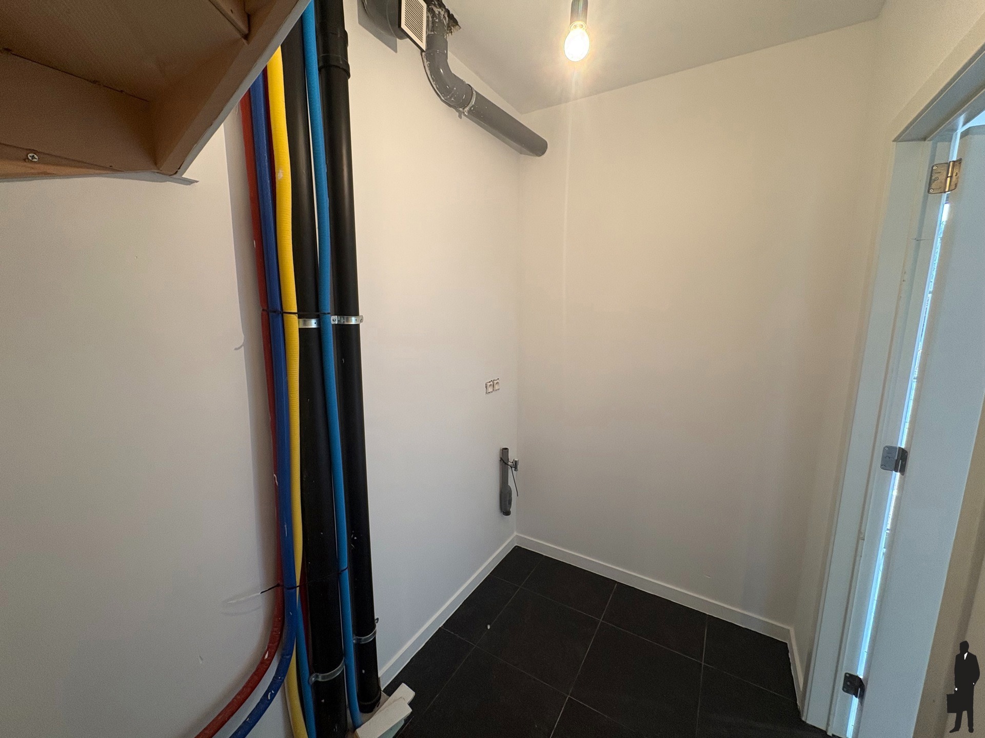 Gerenoveerde woning van ca. 172 m² met 3 slpk, inpandige garage en ruime tuin. - foto 4
