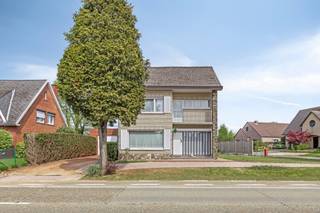 Beringen: Vrijstaande woning met 3 slaapkamers te koop in Paal vlak aan de golf.Ontdek deze aangename gezinswoning, ideaal gelegen in het groene en...