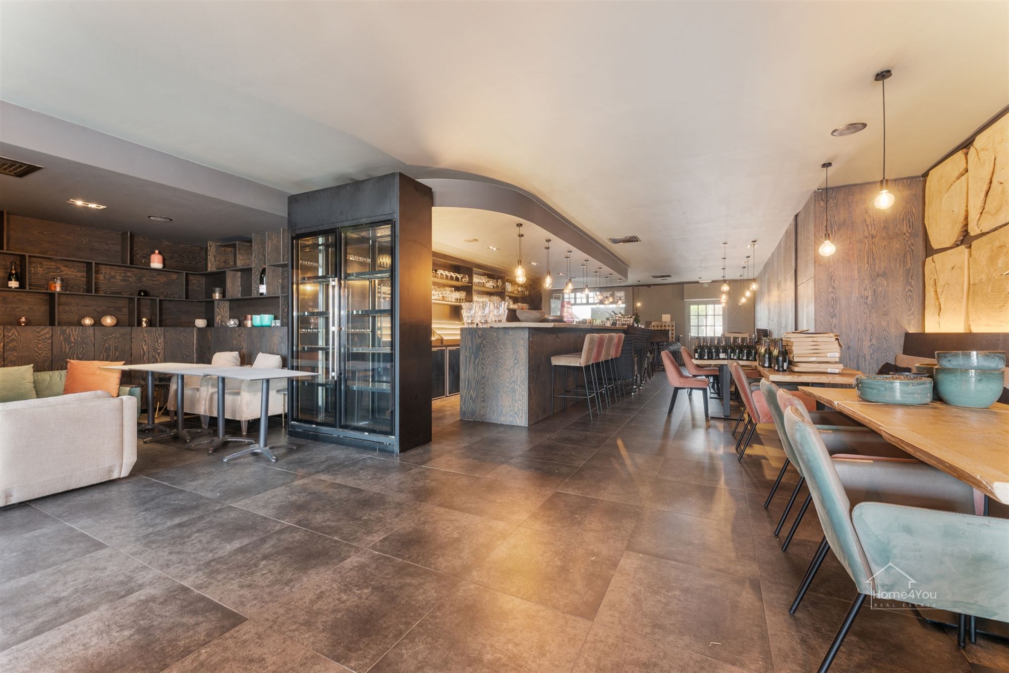 Magasin d'accueil spacieux et entièrement équipé sur la promenade ! - photo 4