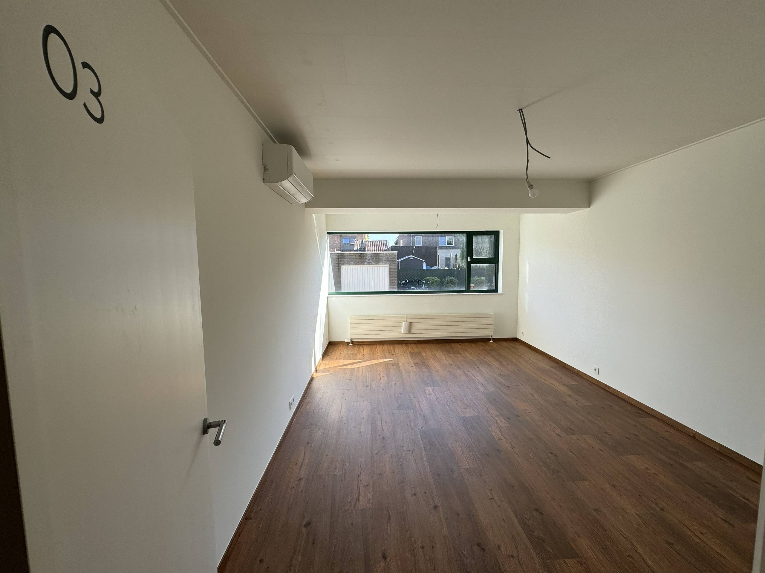 Commercial for rent in Sint-Kruis - photo 4
