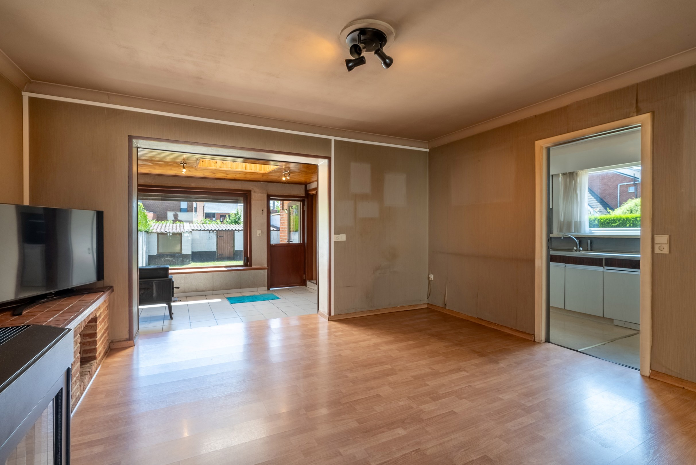 TE RENOVEREN WONING MET 4 SLAAPKAMERS - foto 5