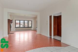 Gezellige en instapklare gezinswoning met 3 ruime slaapkamers, tuin en garage in hartje GeelIn het centrum van Geel vindt u deze charmante en goed...