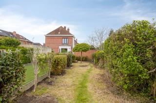 This fully renovated 3-bedroom home in Kessel-Lo offers a strong combination of comfort, energy efficiency and location. The property is situated...
