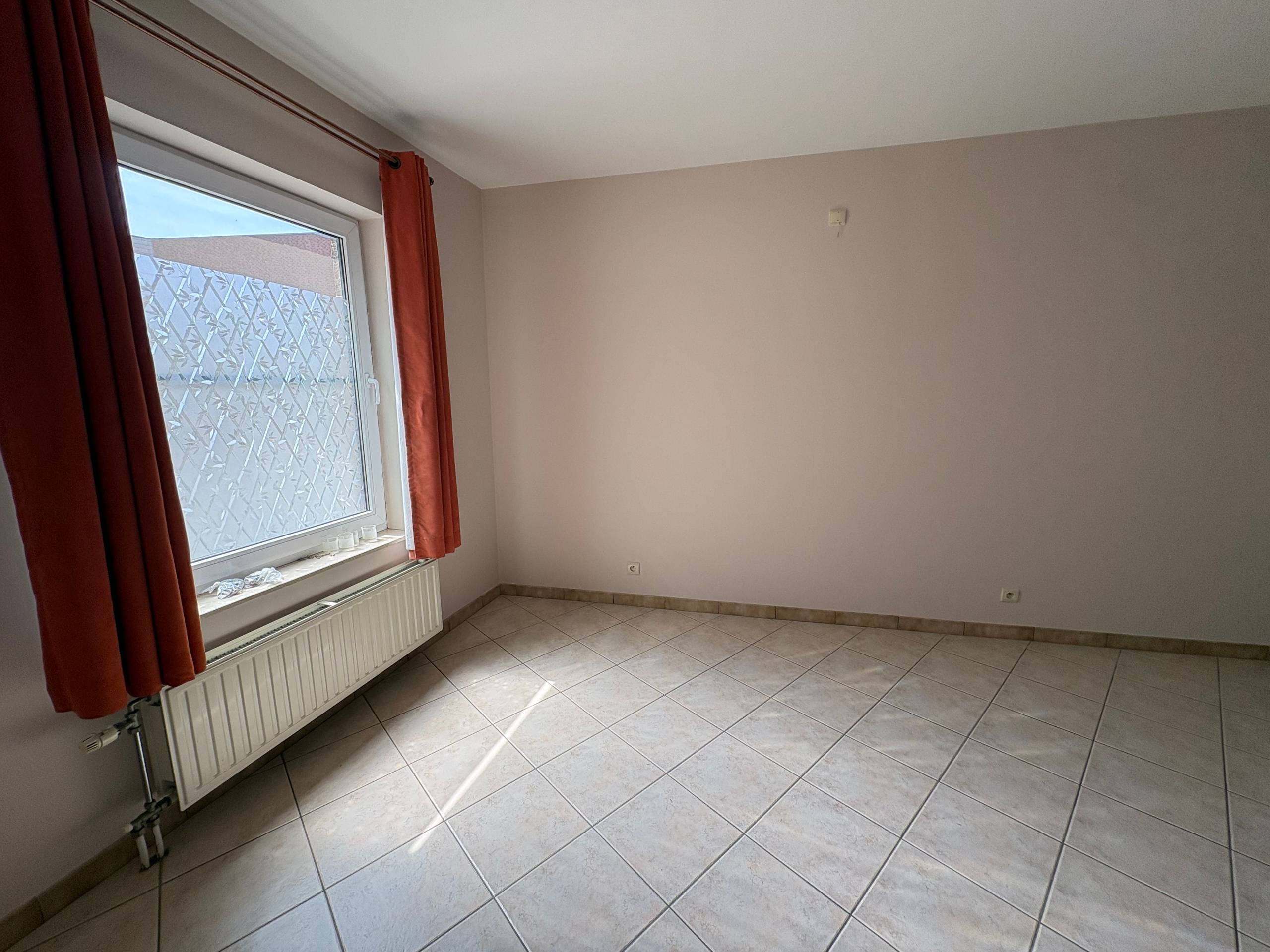 Zeer ruim en lichtrijk appartement te huur op de Vuurtorenwijk te Oostende! - foto 5