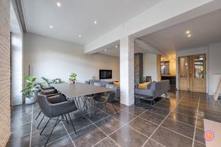 Vandaag nemen je mee naar deze volledig gerenoveerde woning in het rustige Hingene, op wandelafstand van scholen, winkels en openbaar vervoer...