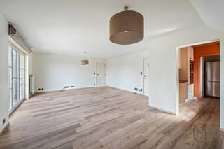 Looking for a well-maintained, bright apartment in a quiet yet easily accessible location with a garage? Then this move-in-ready apartment is...