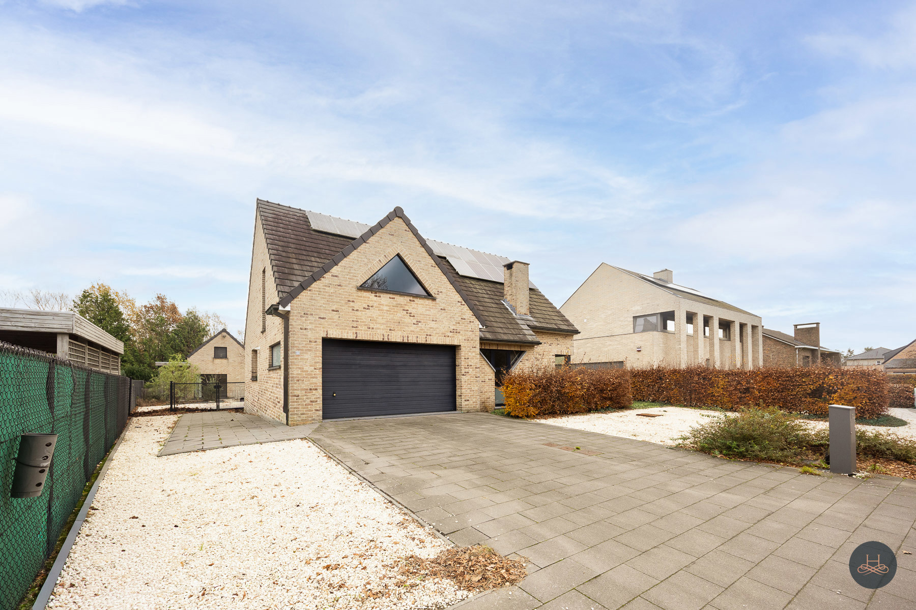 Instapklare open bebouwing met ruime tuin en bijgebouw - foto 1