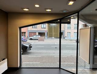 Instapklare handelsruimte te huur in het centrum van Sint-AntoniusDe handelsruimte bestaat uit een ontvangstruimte, apart kantoor en achterliggend...