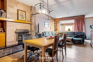 Voor meer info en foto’s, surf naar www.swevers.be – Deze instapklare rijwoning in Scherpenheuvel-Zichem biedt 196 m² woonoppervlakte, verdeeld...