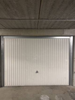 Several parking lots for sale in Canal DistrictLocated at Fabrieksstraat and Onze-Lieve-Vrouw van Vaakstraat.Both normal, large, double parkings...