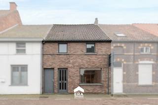 Woning met potentieel op toplocatie in Eeklo 🌿Op zoek naar een woning die je volledig naar eigen smaak kan afwerken, én dat op een leuke en...