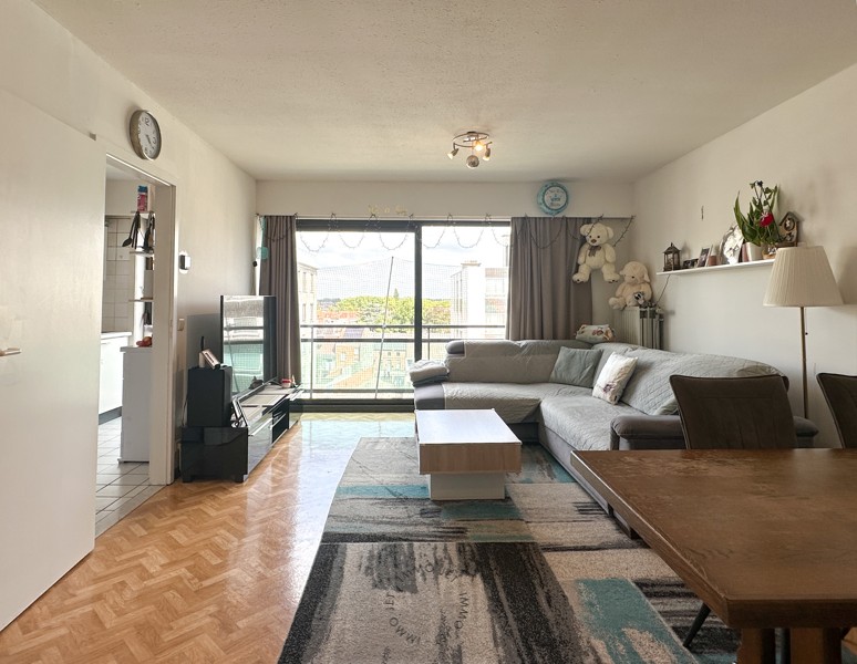 Lichtrijk appartement met twee slaapkamers, terras en ondergrondse autostaanplaats - foto 2