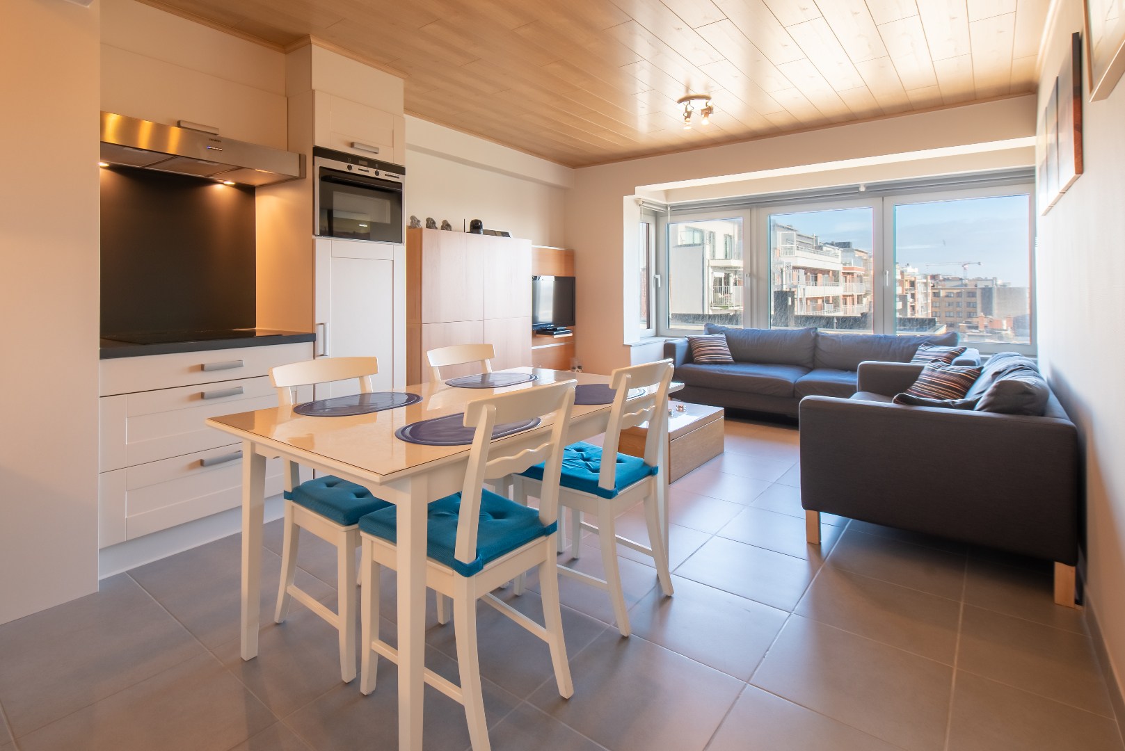 Prachtig afgewerkt appartement met zijdelings zicht op zee! - foto 2