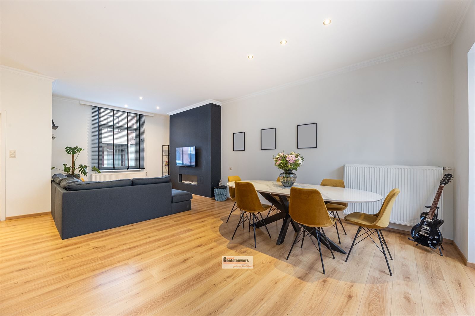 gerenoveerde woning met zij-ingang, 3 slaapkamers en grote tuin - foto 2