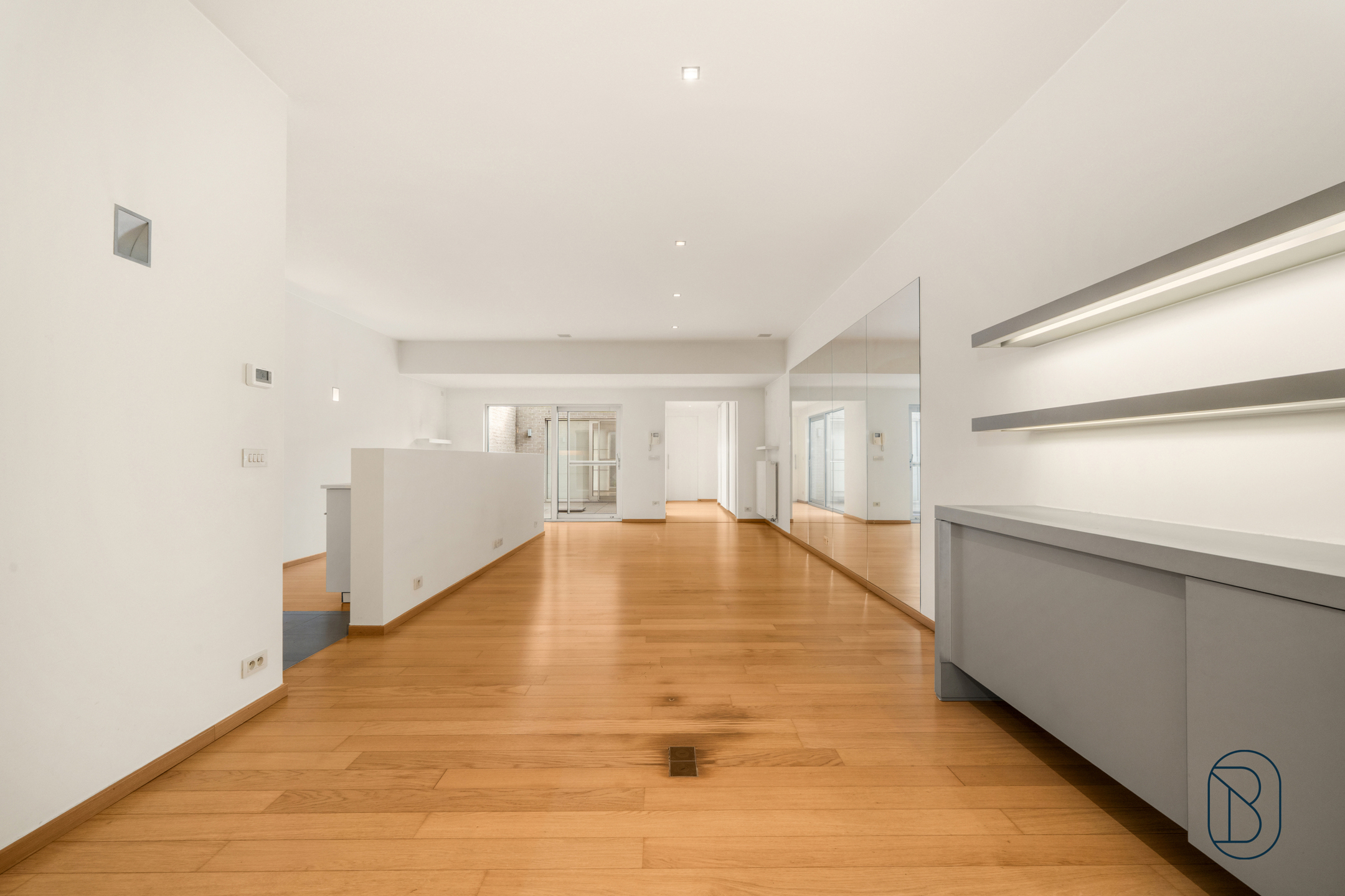 Groot gelijkvloers appartement met 3 slk en terras. - foto 5