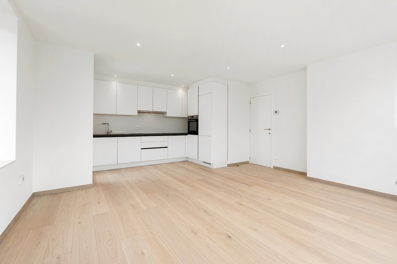 Lichtrijk en instapklaar hoekappartement in volledig vernieuwde residentie - foto 3