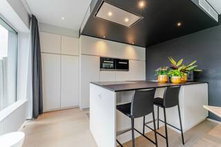 Modern Luxe-Appartement met 3slpk - terras en dubbele autostaanplaatsDit exclusieve penthouse van 115 m² ligt in het hart van Brugge en biedt een...