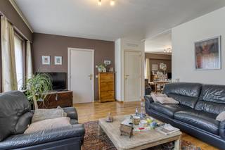 Op te frissen halfopen huis met veel potentieel te koop in Deerlijk. Deze woning met garage beschikt over 3 kamers, lichtrijke leefruimte, ruime...