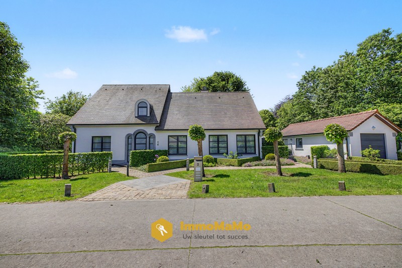 STIJLVOLLE VILLA OP 10.397m2 MET AANGELEGDE PARKTUIN - TE KOOP - foto 2