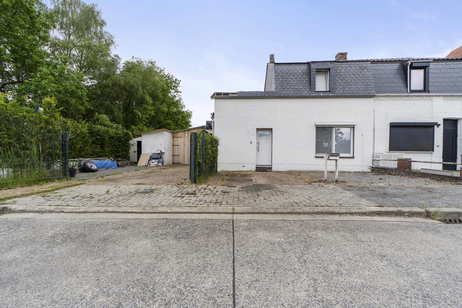 Stijlvolle, instapklare woning met moderne afwerking en gezellige tuin in Genk - foto 3