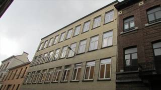 Polyvalente ruimte gelegen op een uitstekende locatie, vlakbij het KBC hoofdkantoor aan de Leopold II laan. Rustige omgeving, makkelijk bereikbaar...