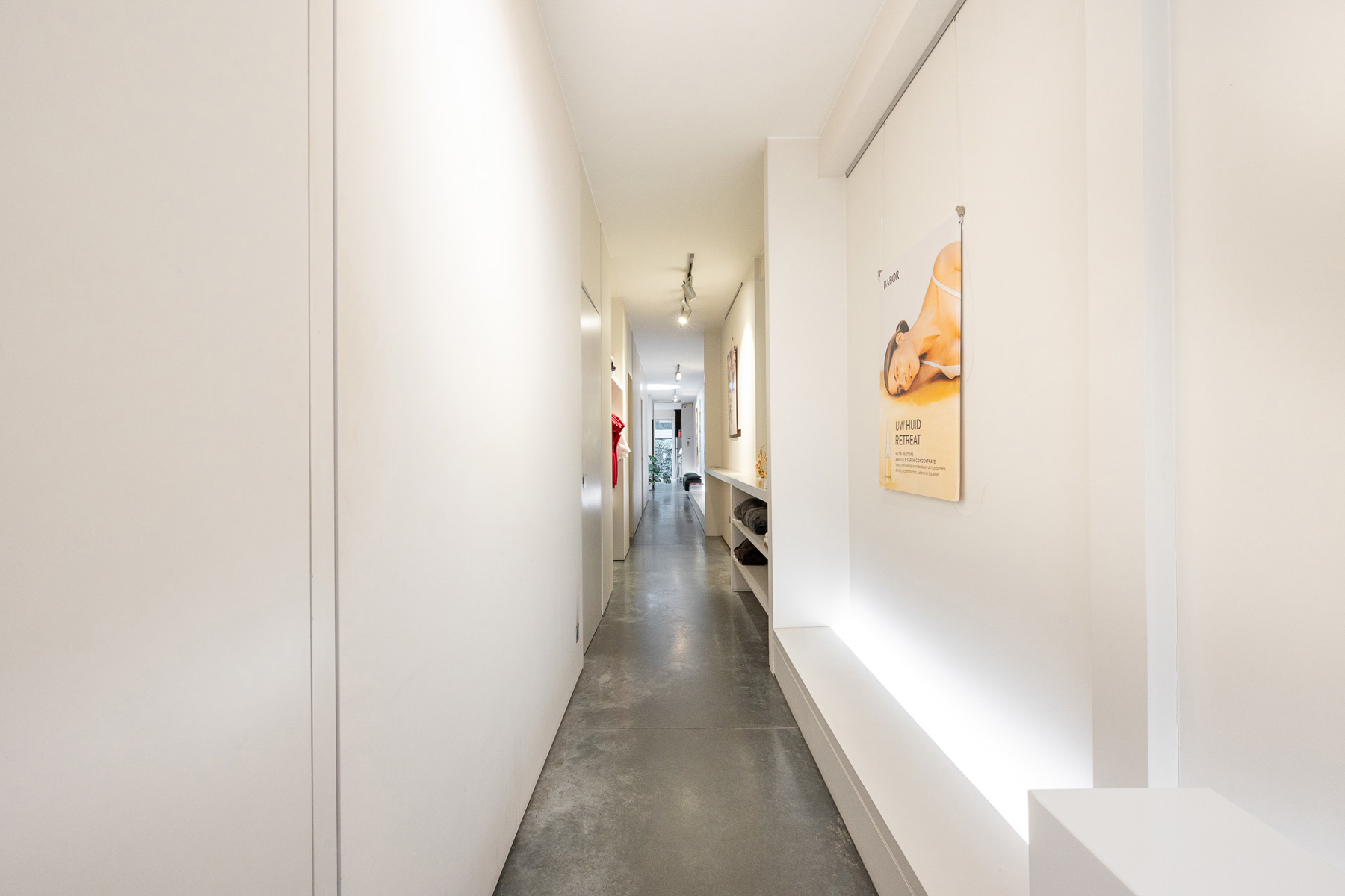 HANDELSRUIMTE MET BOVENLIGGEND APPARTEMENT, ENORM RENDEMENT - foto 4