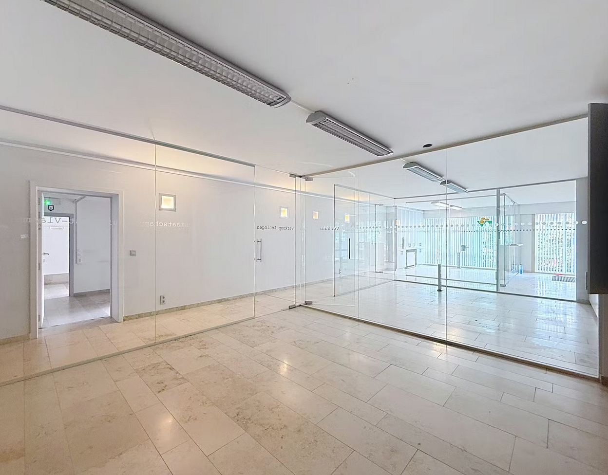 Kantoren gelegen op het gelijkvloers van" Residentie Ten Broel" langs de Leie. - foto 1