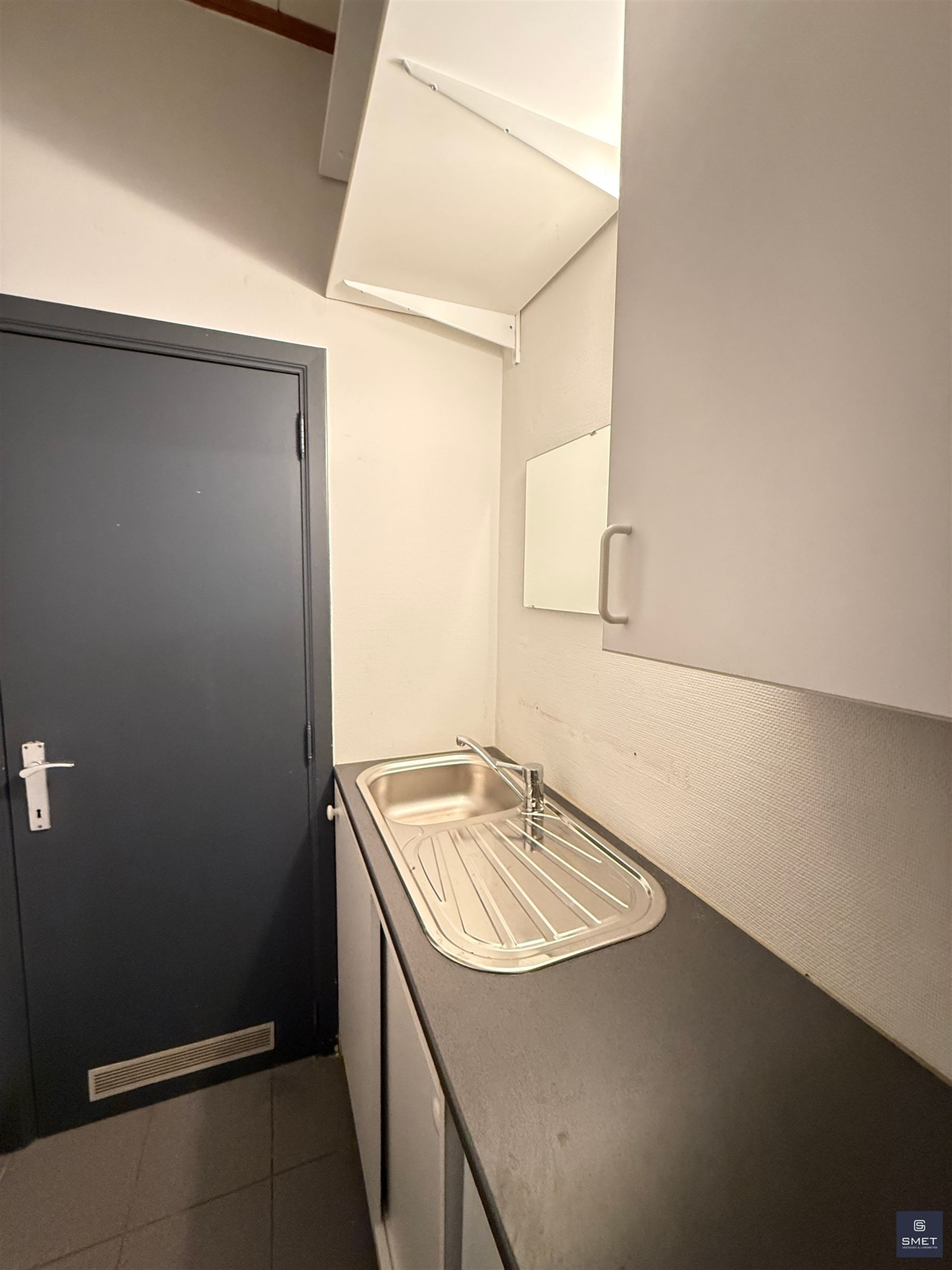 COMMERCIEEL GELEGEN HANDELSRUIMTE - foto 4