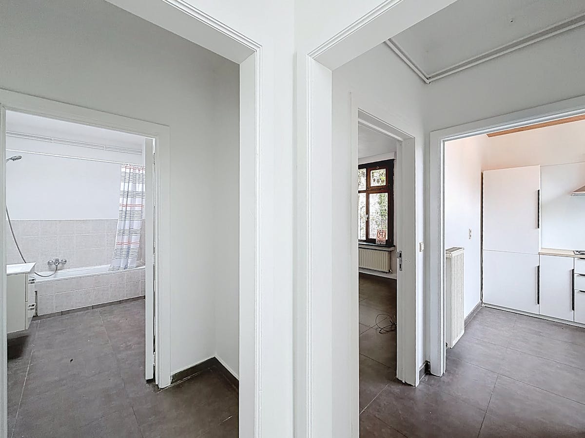 Gerenoveerde conciërgewoning met autostaanplaats - foto 4
