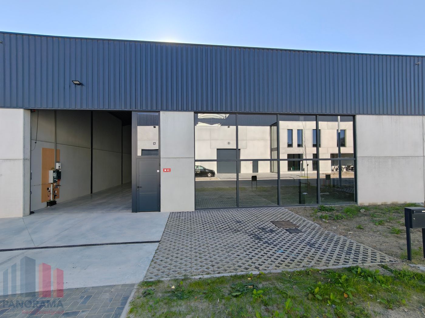 495 m² nieuwbouw KMO-unit op 3 km van E40 - photo 1