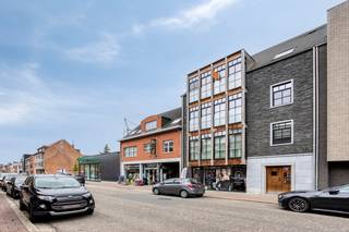 Lichtrijk penthouse met terras op TOP locatie in Geel.Dit prachtige en luxueuze penthouse bevindt zich op de derde verdieping van het gebouw,...