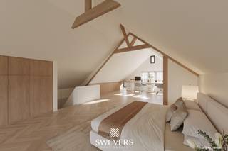 Voor meer info en foto’s, surf naar www.swevers.be – Deze open bebouwing in Geetbets combineert ruimte, privacy en een instapklare afwerking. De woning werd gebouwd in 1948 en in 2017 grondig gerenoveerd, waarbij dak, ramen, badkamer, veranda en verwarmingsketel werden vernieuwd. Met een bewoonbare oppervlakte van 143 m² op een perceel van 5 are biedt deze woning comfortabel wonen in een rustige omgeving.<br />Via de inkomhal bereikt u de lichtrijke leefruimte van 30,60 m² met plaats voor een gezellige zithoek en eethoek. Grote raampartijen zorgen voor aangenaam natuurlijk licht. Aansluitend ligt de praktische keuken van 15,20 m² met voldoende werk- en bergruimte en toegang tot de vernieuwde veranda, een extra leefruimte met zicht op de westgerichte tuin. Op het gelijkvloers bevinden zich verder een vernieuwde badkamer met toilet en een berging.<br />Op de verdieping vindt u één ruime slaapkamer met mogelijkheden voor extra kasten, een bureau of dressing. De open indeling creëert een aangenaam loftgevoel. De westoriëntatie garandeert zon in de namiddag en avond, ideaal om te genieten van het buitenleven in alle privacy.<br />Scholen, winkels, openbaar vervoer en ontspanning bevinden zich op wandelafstand. De snelweg ligt op 9,7 km, wat zorgt voor een vlotte verbinding. Een ideale woning voor wie rustig en comfortabel wil wonen met alle voorzieningen dichtbij. Voor meer informatie, bel 011 255 155. Bron bewoonbare oppervlakte: EPC – verslag.