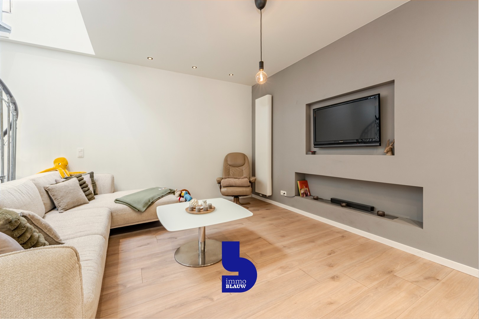 Ruime instapklare woning met grote garage en tuin - foto 5