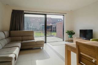 Are you looking for a house for sale in Kortrijk that is recently built, energy efficient and quietly located? Then this ready-to-move-in home in...