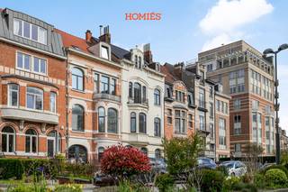 Ontdek dit prachtig herenhuis gelegen op een steenworp van de VRT-toren, we bevinden ons in de onmiddellijke nabijheid van de E40,...