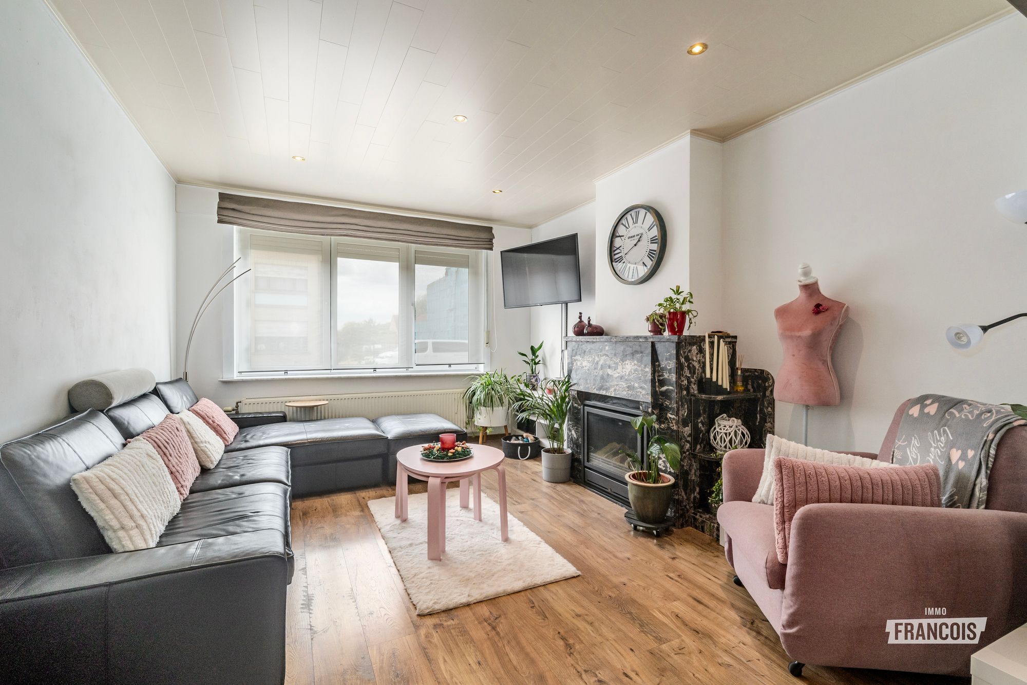 Instapklare gezinswoning met 4 slaapkamers, tuin en garage - foto 4