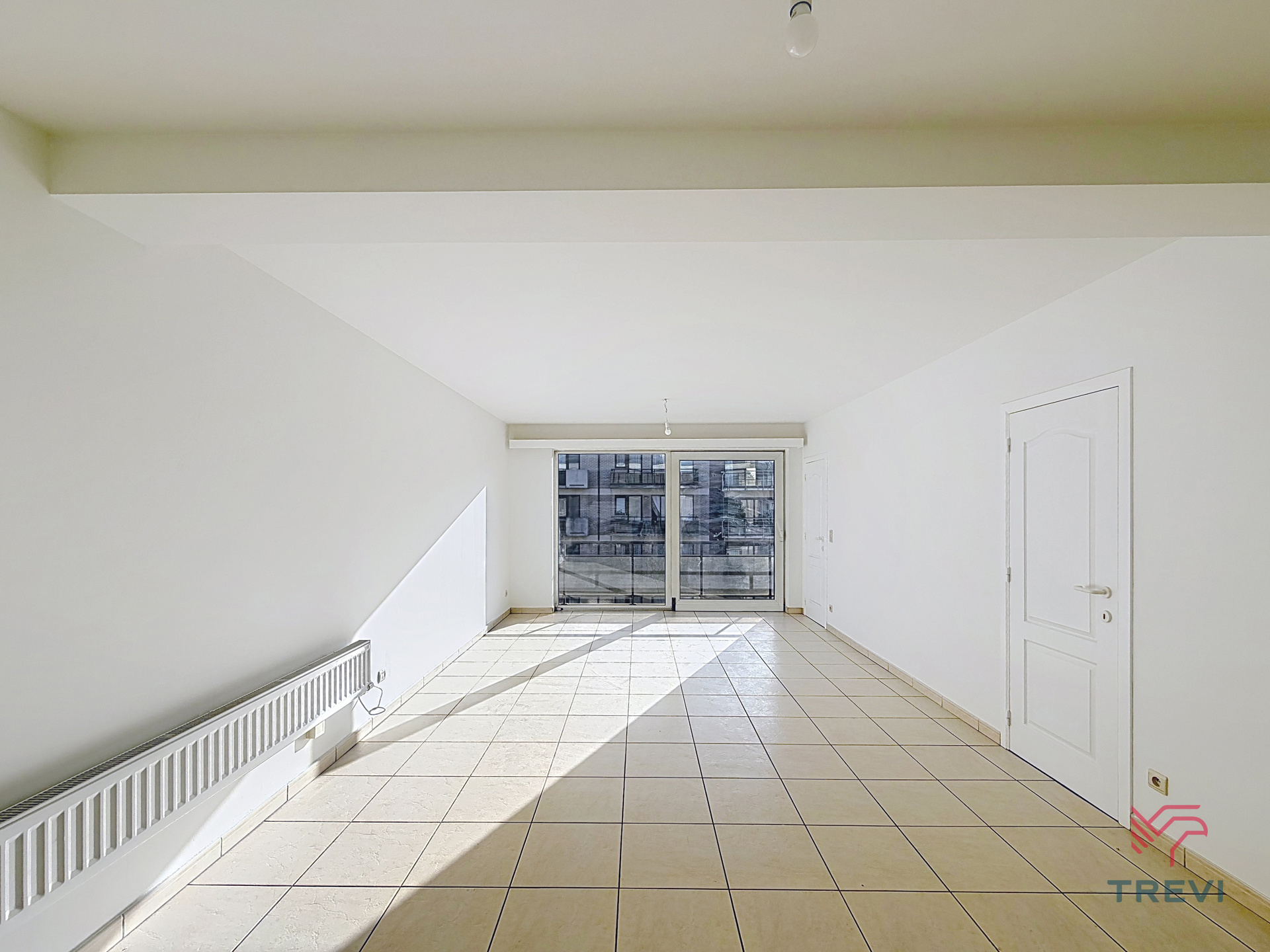 Gerenoveerd appartement met 2 slaapkamers  - foto 2