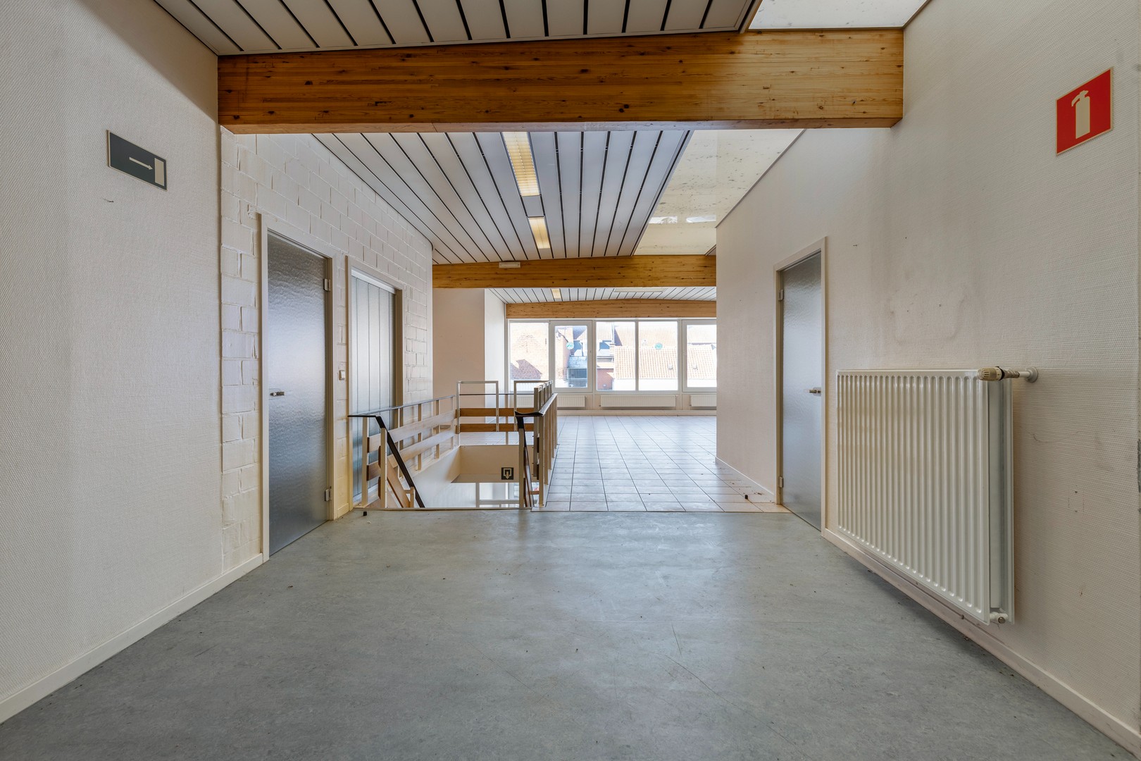 Veelzijdig handelspand van 491 m² in het centrum van Roeselare - foto 3