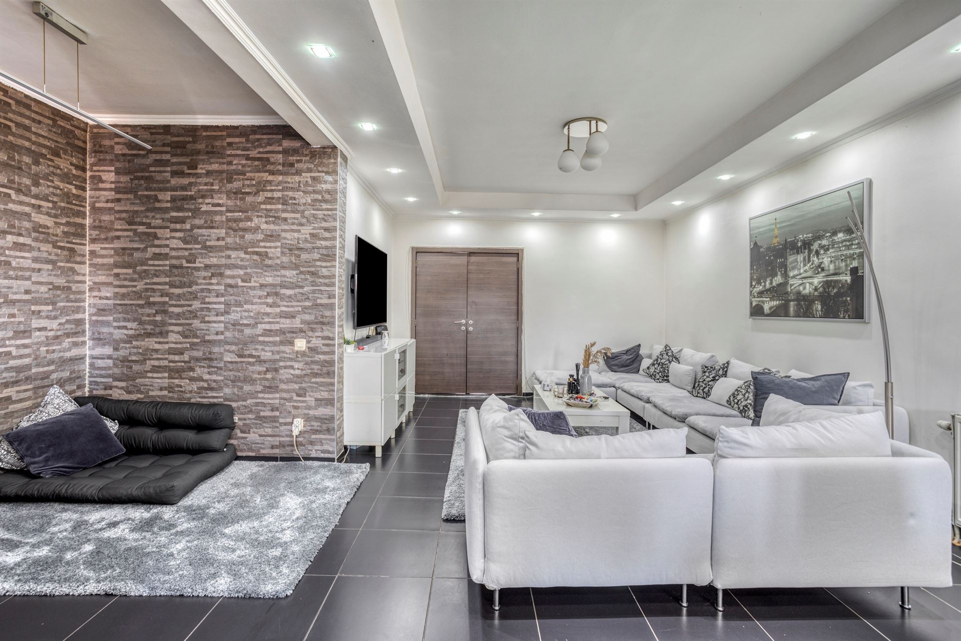 Zeer grote woning met tuin en 6 slpks - foto 3